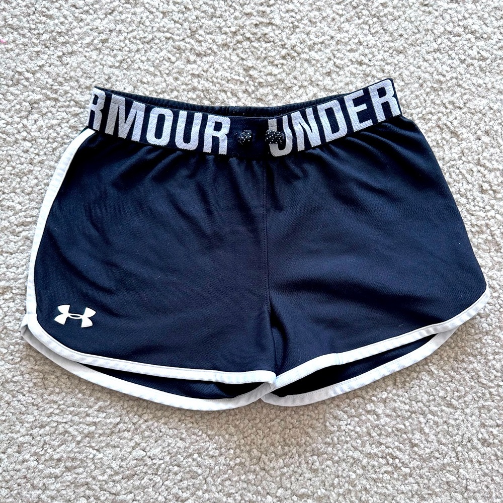 Youth Medium Girls Under Armour Shorts